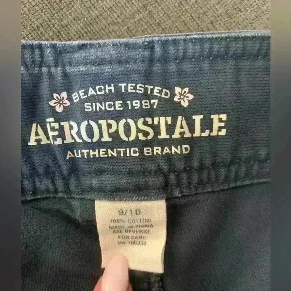 Aeropostale woman’s corduroy belted shorts size 9/10 - Picture 3 of 9